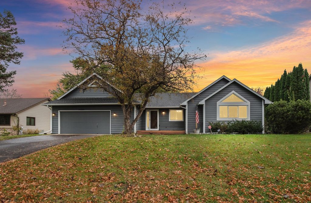 15325 47th Avenue N, Plymouth, MN 55446