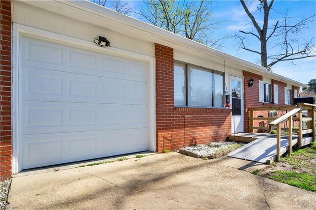 107 Fort Worth ST, Hampton, VA 23669