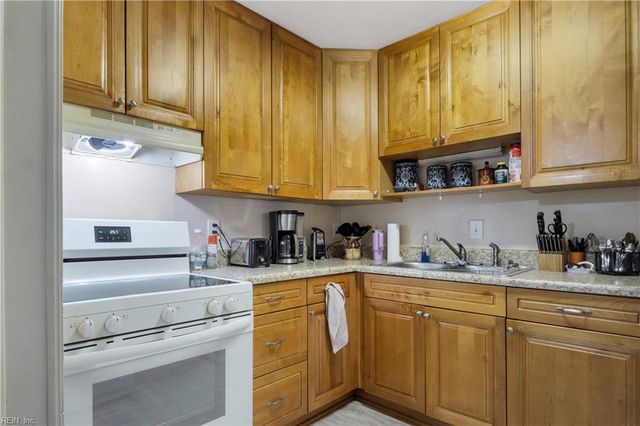 107 Fort Worth ST, Hampton, VA 23669