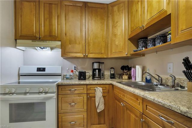 107 Fort Worth ST, Hampton, VA 23669