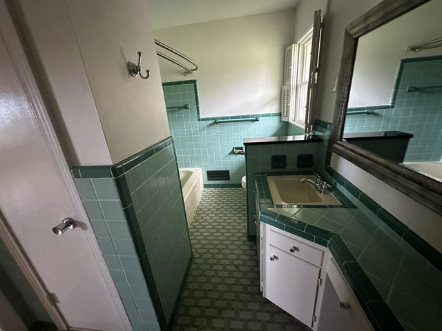 1123 Lipscomb Dr, Nashville, TN 37204