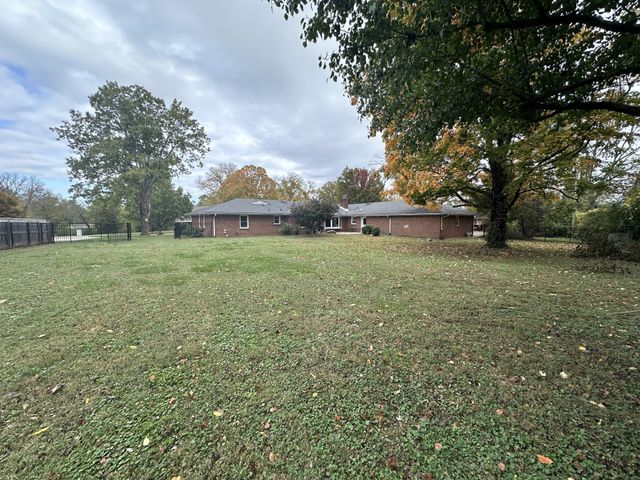 1123 Lipscomb Dr, Nashville, TN 37204