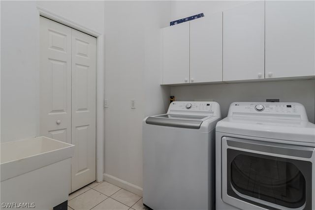 6760 Beach Resort DR 2, Naples, FL 34114