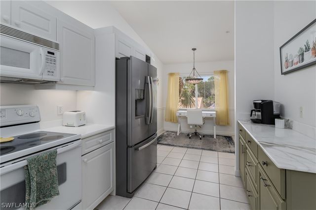 6760 Beach Resort DR 2, Naples, FL 34114