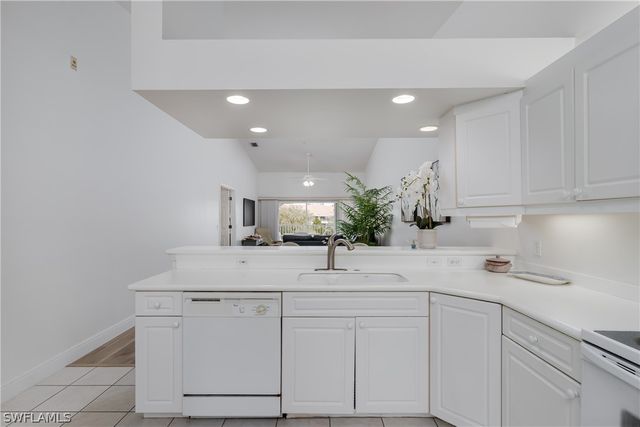 6760 Beach Resort DR 2, Naples, FL 34114