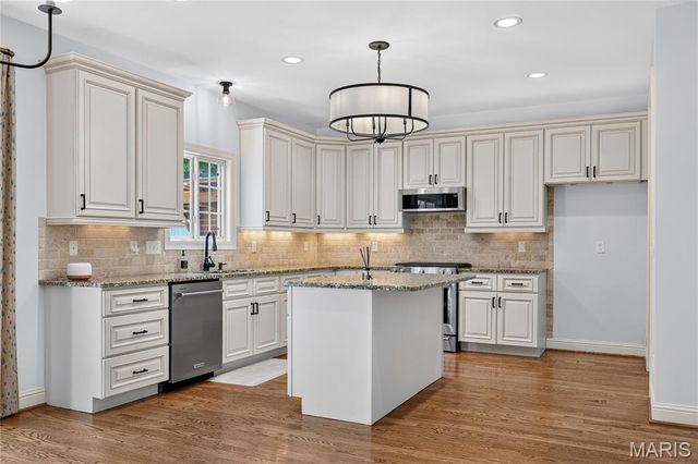 824 N Harrison Avenue, Kirkwood, MO 63122