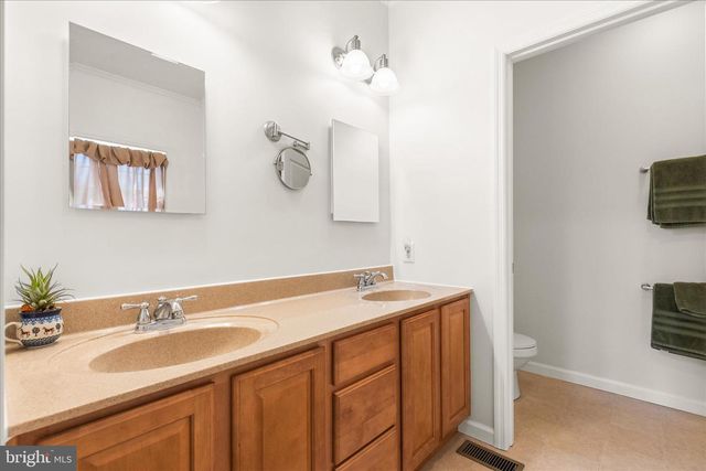 20 RED BRIDGE RD, Gettysburg, PA 17325