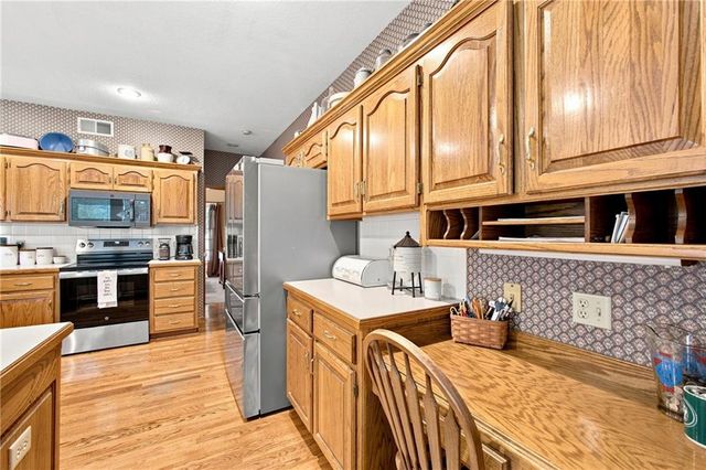 7907 NW 76th Terrace, Kansas City, MO 64152