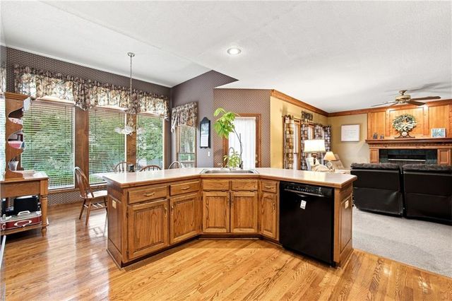 7907 NW 76th Terrace, Kansas City, MO 64152