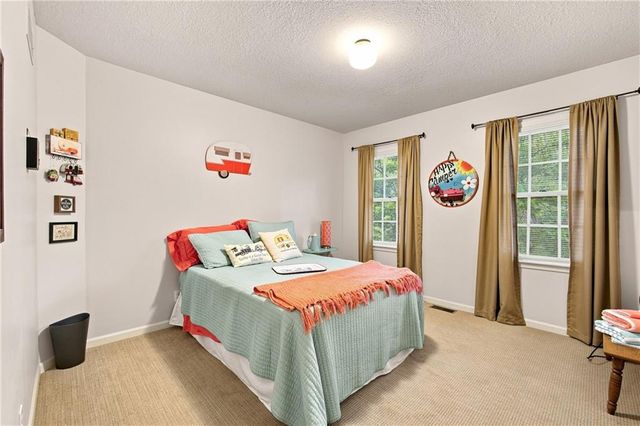 7907 NW 76th Terrace, Kansas City, MO 64152