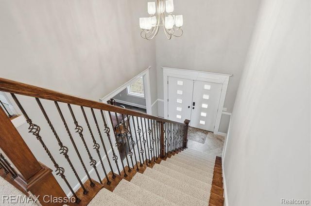 9027 Salem Farms Drive, South Lyon, MI 48178