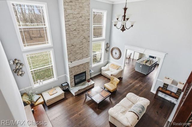 9027 Salem Farms Drive, South Lyon, MI 48178