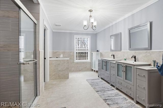 9027 Salem Farms Drive, South Lyon, MI 48178