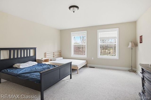 9027 Salem Farms Drive, South Lyon, MI 48178