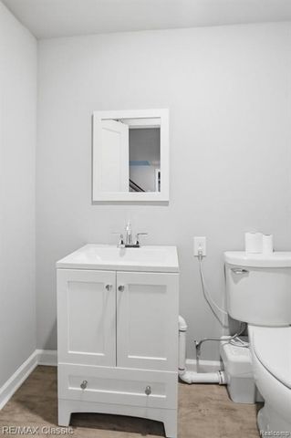 9027 Salem Farms Drive, South Lyon, MI 48178