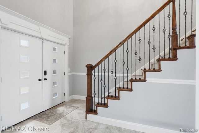 9027 Salem Farms Drive, South Lyon, MI 48178