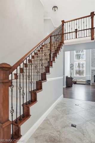 9027 Salem Farms Drive, South Lyon, MI 48178