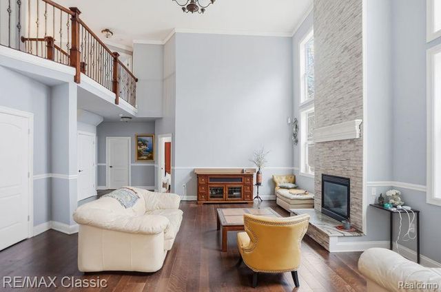 9027 Salem Farms Drive, South Lyon, MI 48178