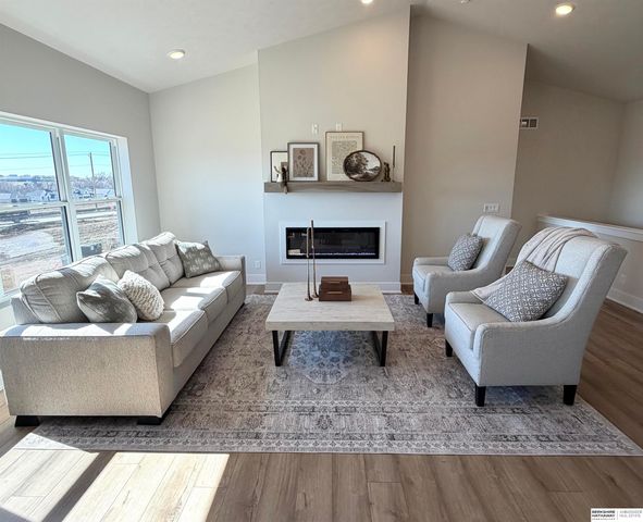 5117 S 198 Avenue, Omaha, NE 68135