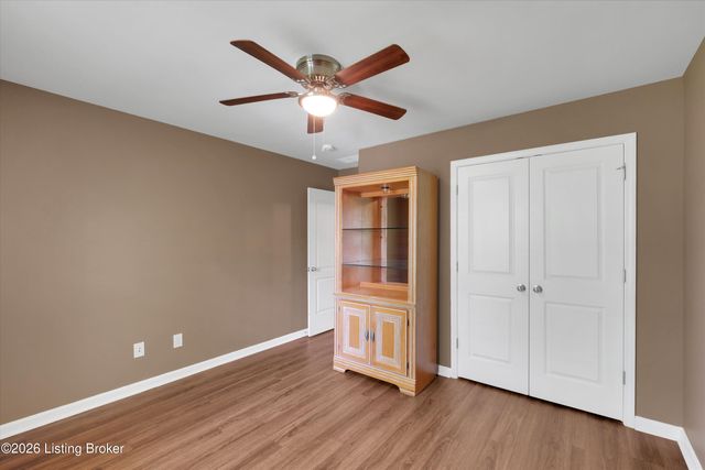 10111 Spruce Grove Dr, Jeffersontown, KY 40299