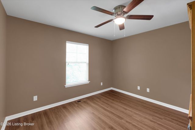 10111 Spruce Grove Dr, Jeffersontown, KY 40299