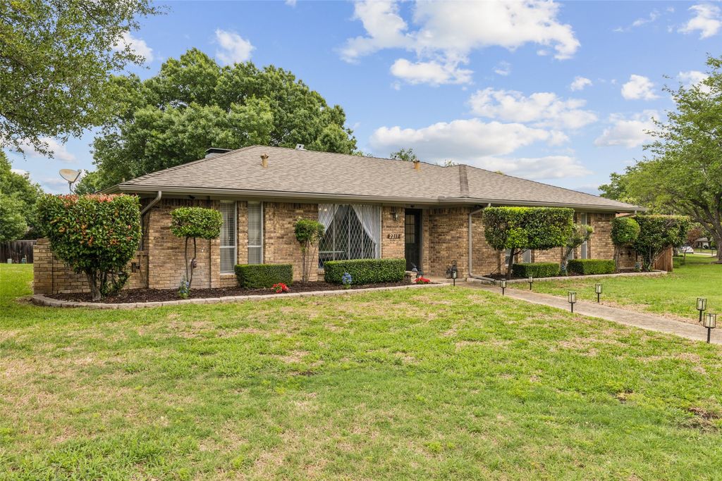 2217 Westlake Drive, Plano, TX 75075