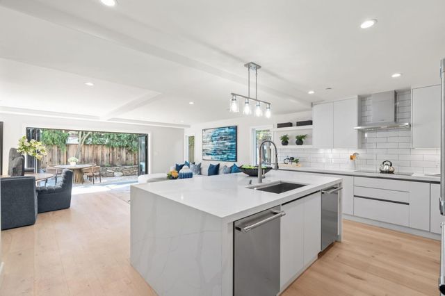 38 Bishop Lane, Menlo Park, CA 94025