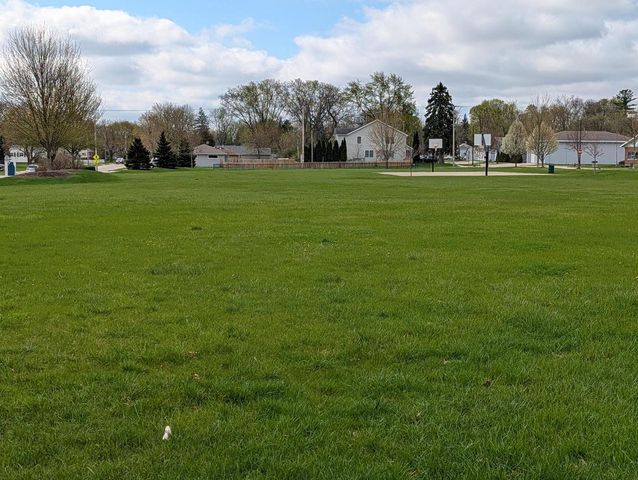 421 N Lincoln STREET, Elkhorn, WI 53121