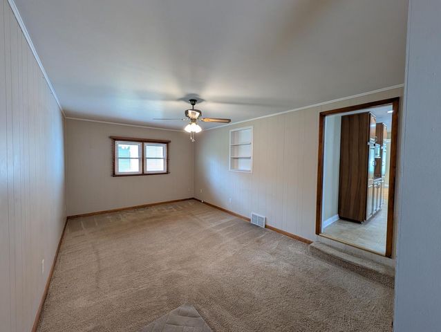 421 N Lincoln STREET, Elkhorn, WI 53121