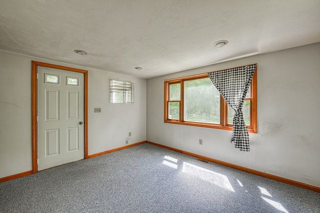 502 South St, Holbrook, MA 02343