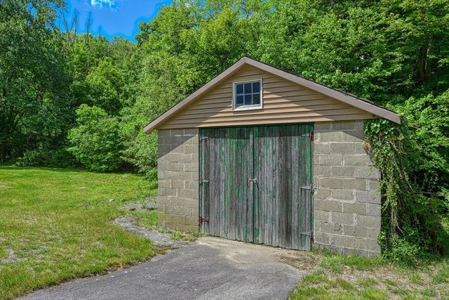 502 South St, Holbrook, MA 02343