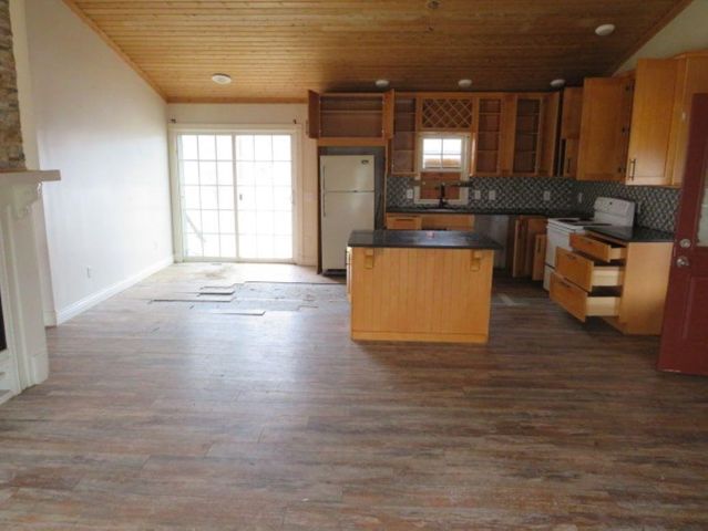 7021 Vermont Route 100, Troy, VT 05868