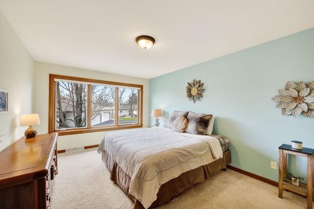 1242 Springbrook Drive, Baraboo, WI 53913