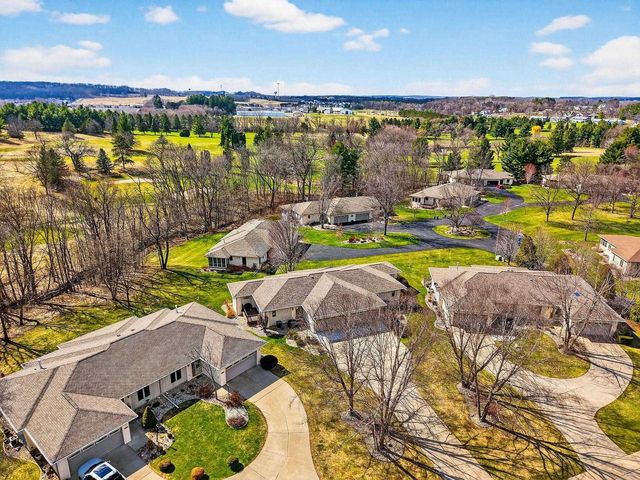 1242 Springbrook Drive, Baraboo, WI 53913
