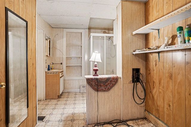 108 S Michigan Avenue, Vicksburg, MI 49097