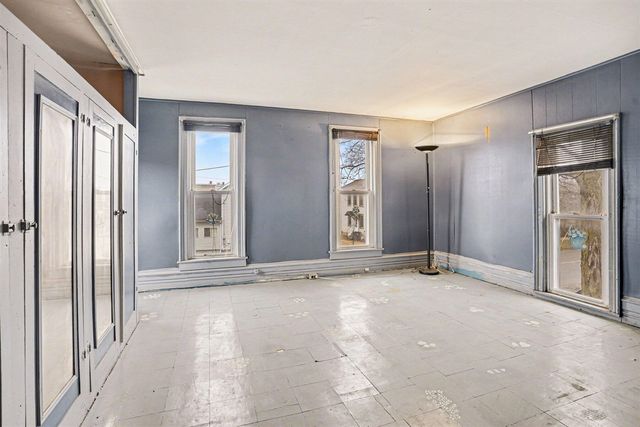 108 S Michigan Avenue, Vicksburg, MI 49097