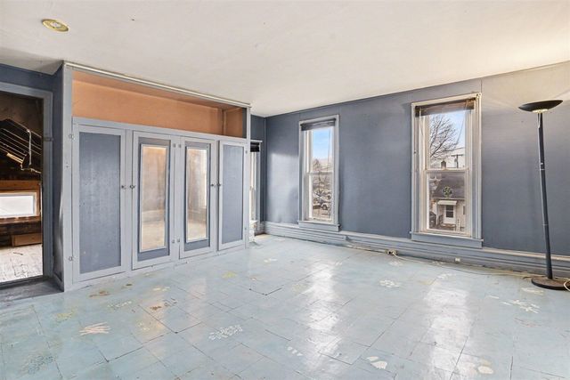 108 S Michigan Avenue, Vicksburg, MI 49097