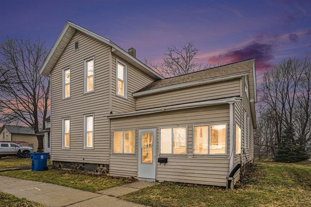 108 S Michigan Avenue, Vicksburg, MI 49097