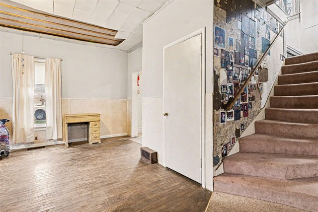 108 S Michigan Avenue, Vicksburg, MI 49097