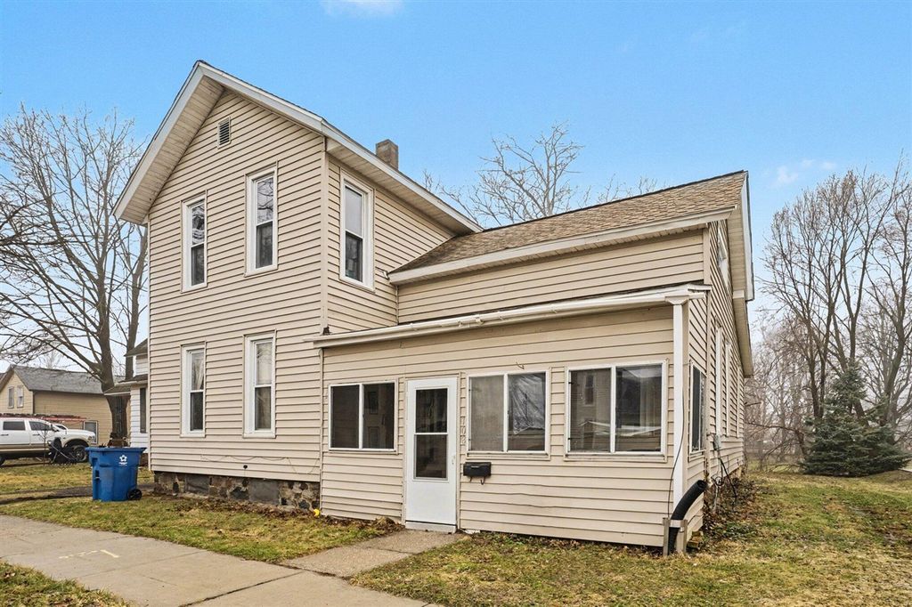 108 S Michigan Avenue, Vicksburg, MI 49097