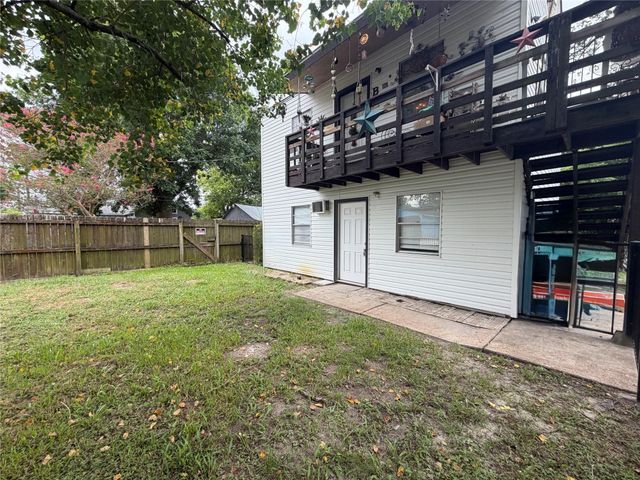 4827 Pine Avenue A, Pasadena, TX 77503