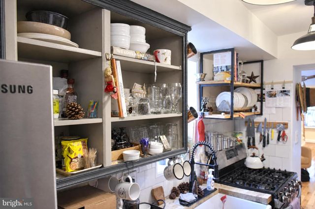 749 KENYON ST NW, Washington, DC 20010