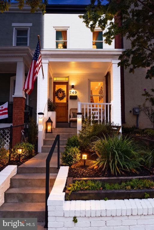 749 KENYON ST NW, Washington, DC 20010