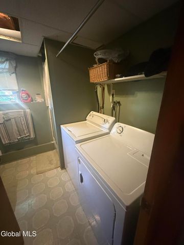 17 Dorchester Drive, Stillwater, NY 12170