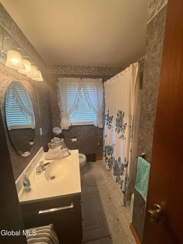 17 Dorchester Drive, Stillwater, NY 12170