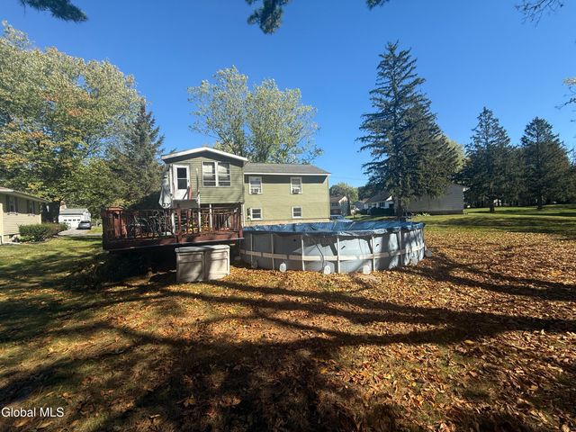 17 Dorchester Drive, Stillwater, NY 12170