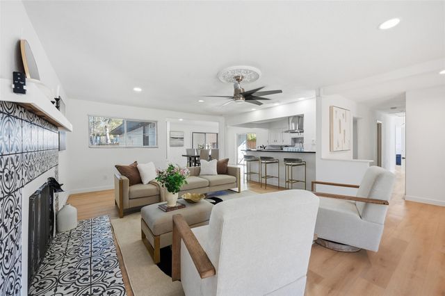 1711 Essex Avenue, Dallas, TX 75203