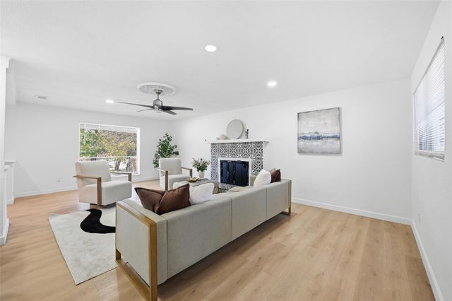 1711 Essex Avenue, Dallas, TX 75203