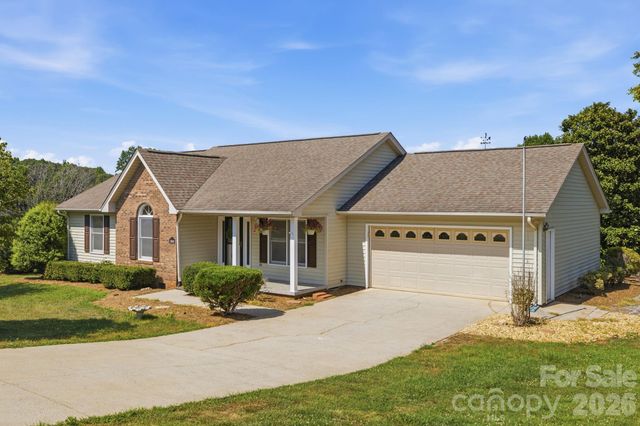 3842 Serenity Drive, Hickory, NC 28602