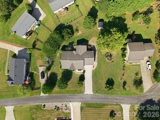 3842 Serenity Drive, Hickory, NC 28602